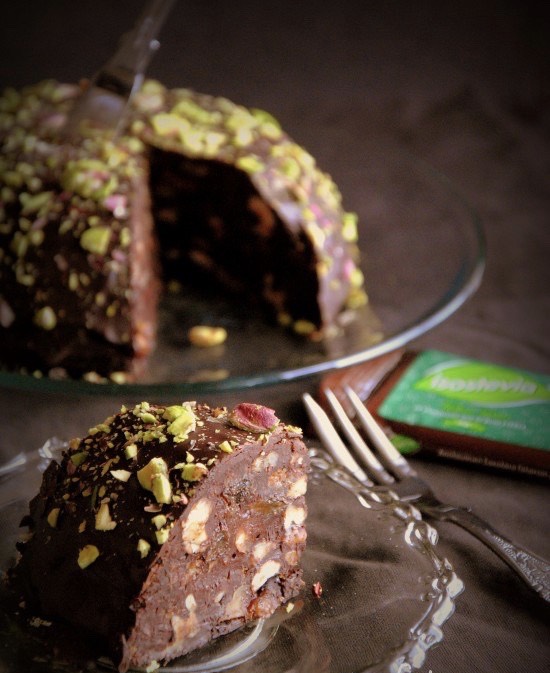 Τούρτα μωσαϊκό σοκολάτας με ξηρούς καρπούς, χωρίς ζάχαρη με isostevia®